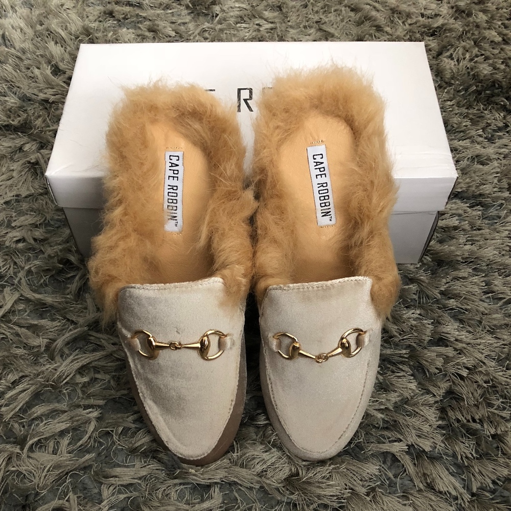 Cape Robbin Nude Flats slides